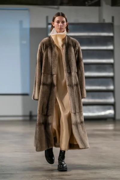 Look 8